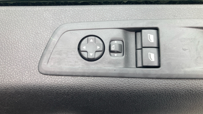 Vauxhall Vivaro L2 Diesel 2.0 Turbo D 145 Prime H1 Double Cab